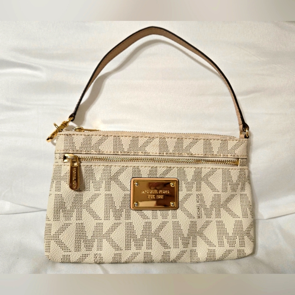 Michael Kors Signature Jet Set Leather